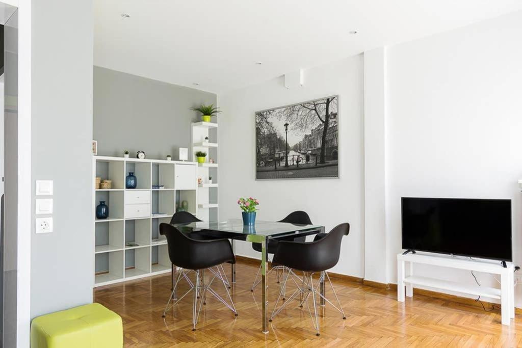 Appartement Sunlit 2br Oasis In Metaxourghio 3min From Metro