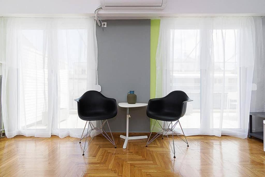 Appartamento Sunlit 2br Oasis In Metaxourghio 3min From Metro Atene