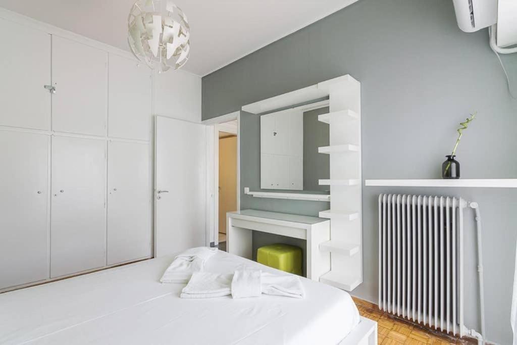 Sunlit 2br Oasis In Metaxourghio 3min From Metro Appartement *