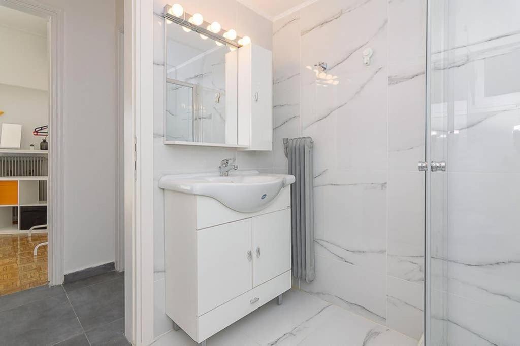 Sunlit 2br Oasis In Metaxourghio 3min From Metro *