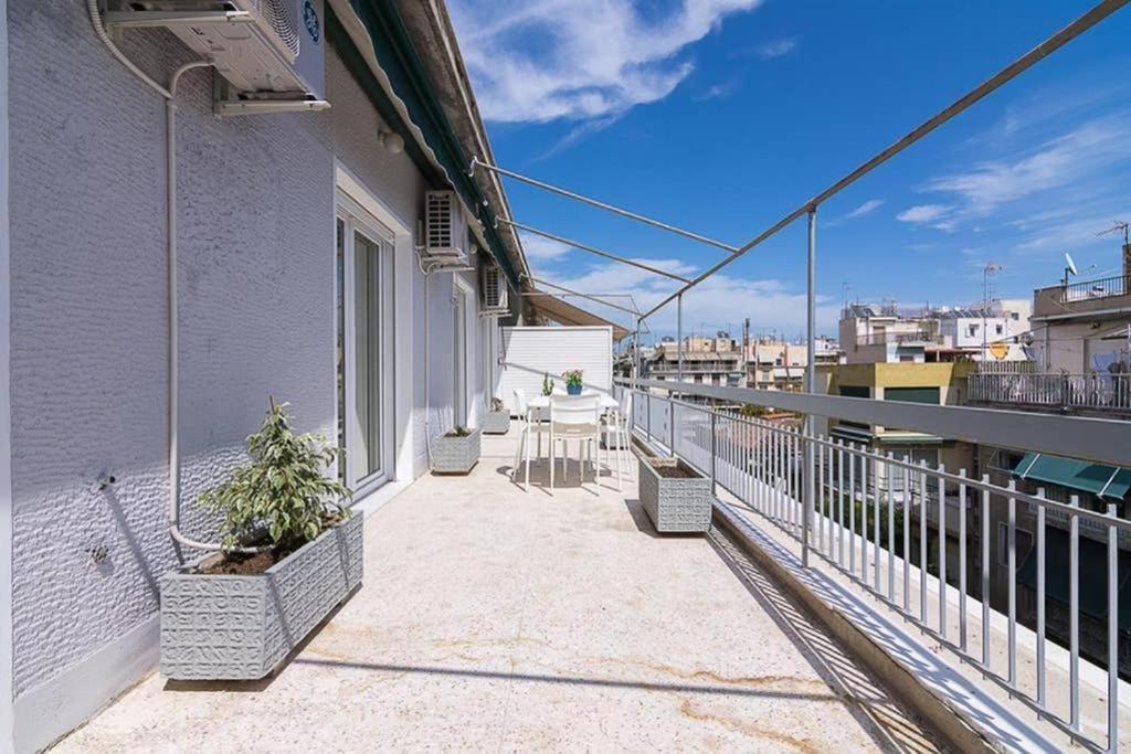Sunlit 2br Oasis In Metaxourghio 3min From Metro Appartamento Atene