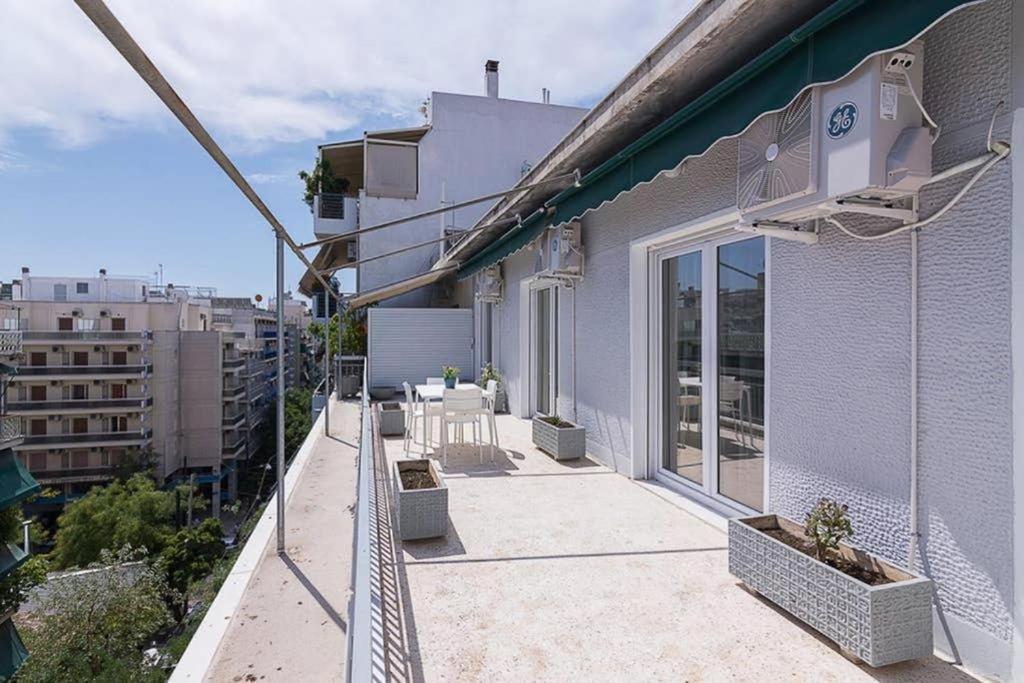 Appartement Sunlit 2br Oasis In Metaxourghio 3min From Metro Athènes