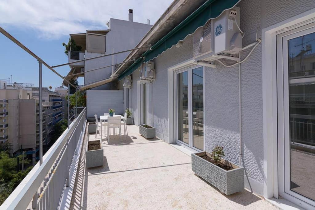 Appartement Sunlit 2br Oasis In Metaxourghio 3min From Metro