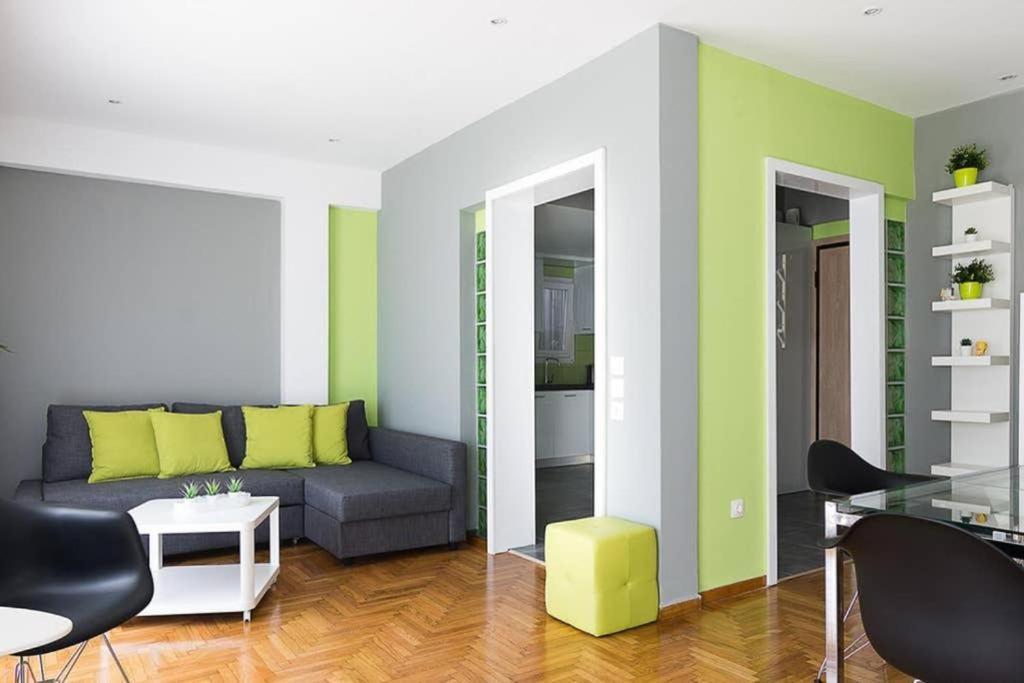 Sunlit 2br Oasis In Metaxourghio 3min From Metro Athènes