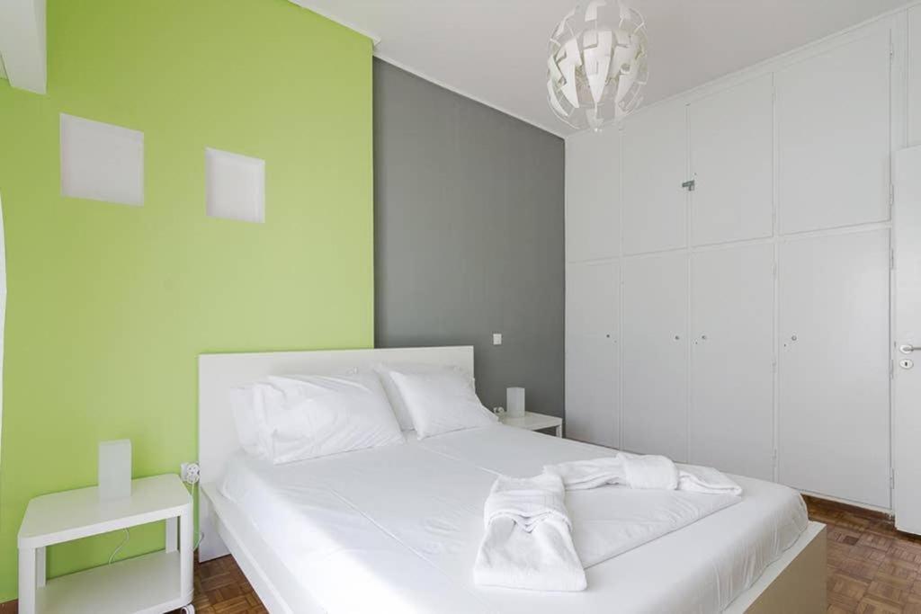 Sunlit 2br Oasis In Metaxourghio 3min From Metro *