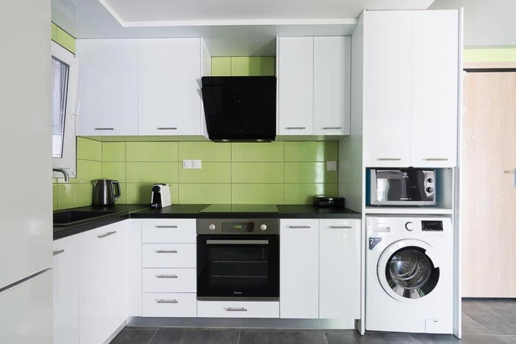 Sunlit 2br Oasis In Metaxourghio 3min From Metro