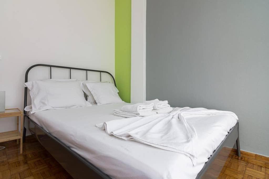 Sunlit 2br Oasis In Metaxourghio 3min From Metro Appartement *