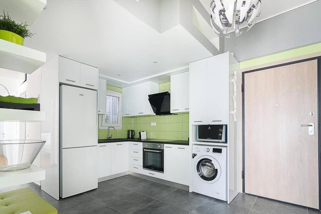 Appartement Sunlit 2br Oasis In Metaxourghio 3min From Metro